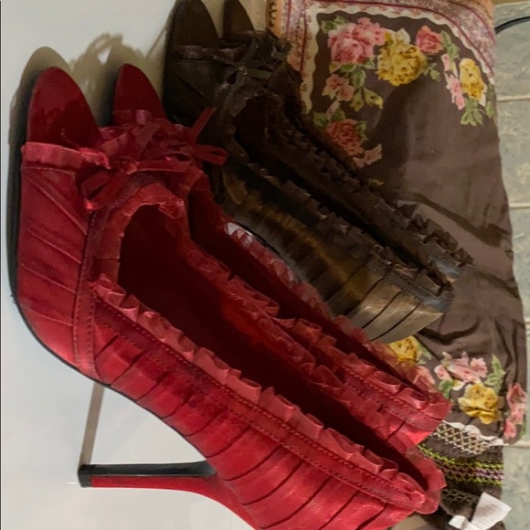 Ruffle chocolate brown heel ! - Picture 2 of 14